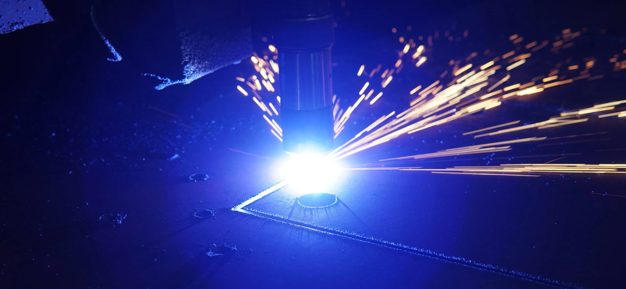 Steel plate cutting operation